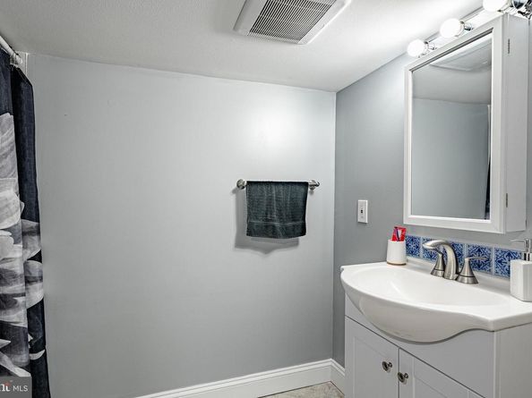 1016 Leiper Street, Crum Lynne PA 19022