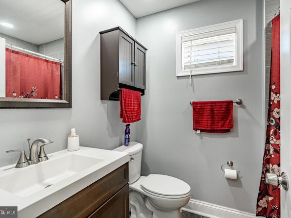 1016 Leiper Street, Crum Lynne PA 19022