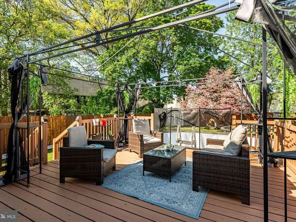1016 Leiper Street, Crum Lynne PA 19022