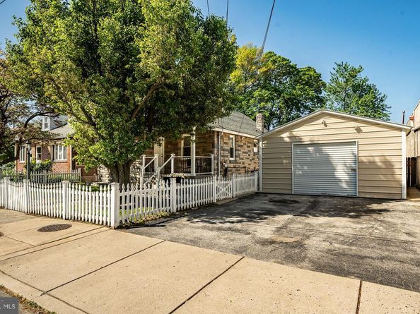 1016 Leiper Street, Crum Lynne PA 19022