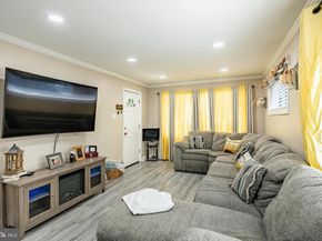 1016 Leiper Street, Crum Lynne PA 19022