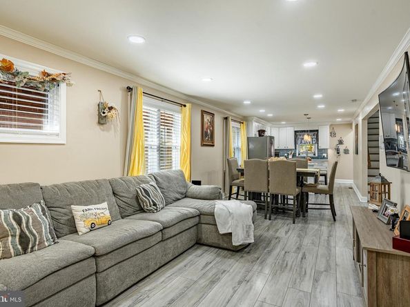 1016 Leiper Street, Crum Lynne PA 19022