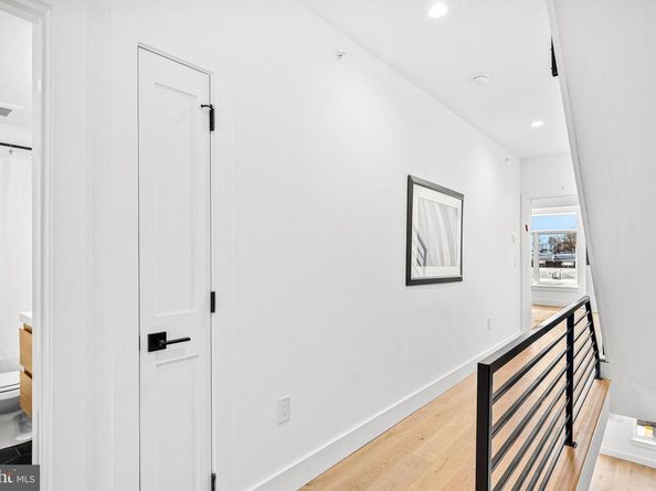 2816 S 9TH Street, Philadelphia PA 19148