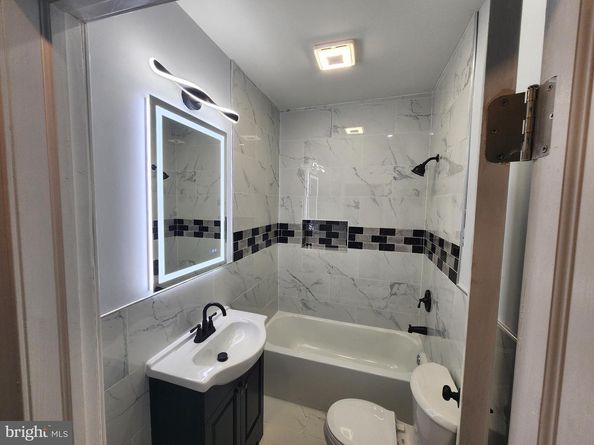 5335 W Girard Avenue, Philadelphia PA 19131