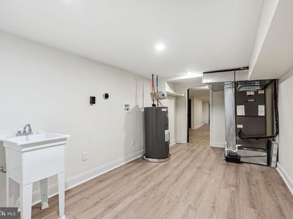 1107 S Divinity Street, Philadelphia PA 19143