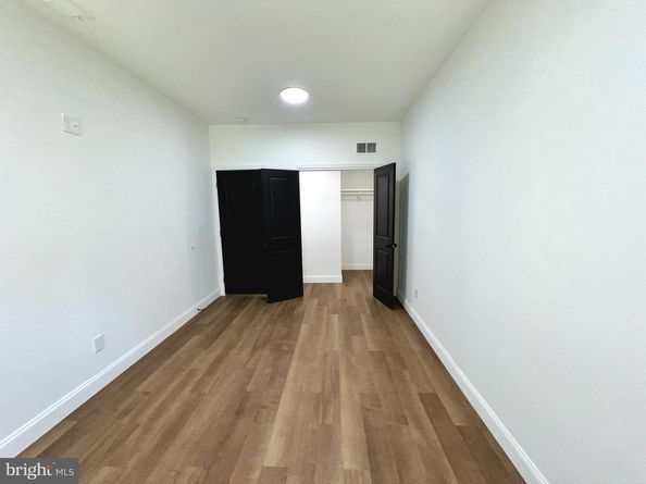 1021 W Glenwood Avenue, Philadelphia PA 19133