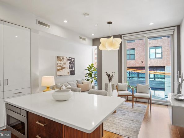 621 S 24TH Street 204, Philadelphia PA 19146