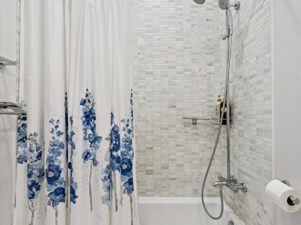 621 S 24TH Street 204, Philadelphia PA 19146
