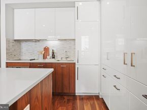 621 S 24TH Street 204, Philadelphia PA 19146