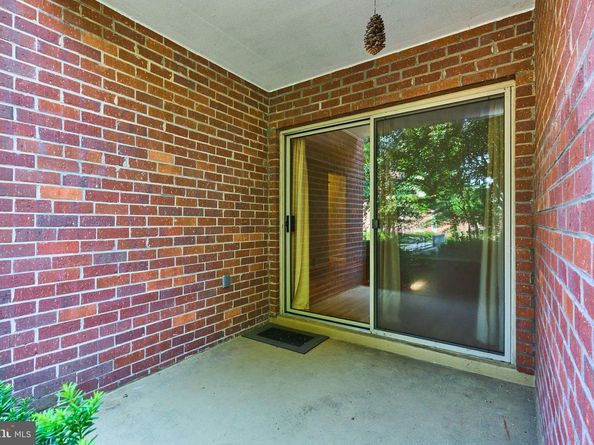 8302 Tobin Road 11, Annandale VA 22003