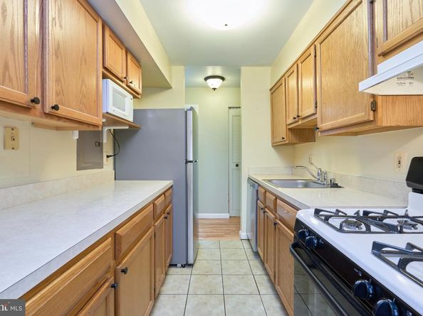 8302 Tobin Road 11, Annandale VA 22003