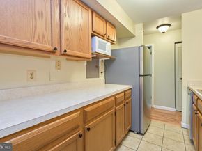 8302 Tobin Road 11, Annandale VA 22003