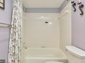 8302 Tobin Road 11, Annandale VA 22003