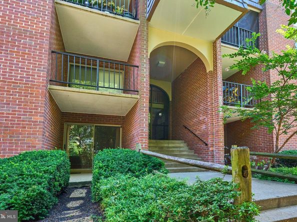 8302 Tobin Road 11, Annandale VA 22003