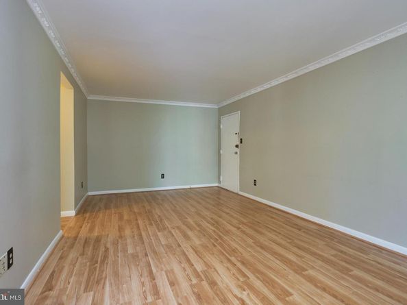 8302 Tobin Road 11, Annandale VA 22003