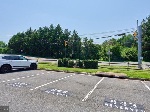 8302 Tobin Road 11, Annandale VA 22003