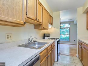 8302 Tobin Road 11, Annandale VA 22003