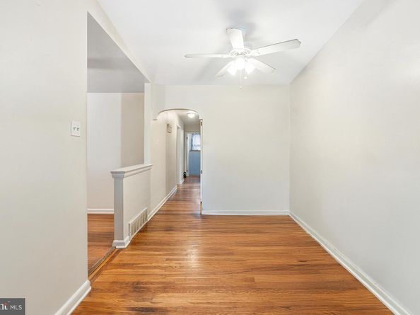 7018 Henry Avenue, Philadelphia PA 19128
