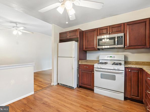 7018 Henry Avenue, Philadelphia PA 19128