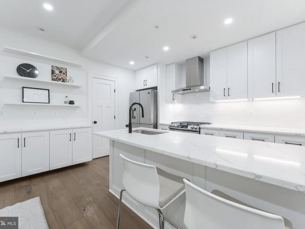 3317 16TH Street NW 2, Washington DC 20010