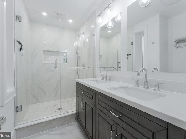 3317 16TH Street NW 2, Washington DC 20010