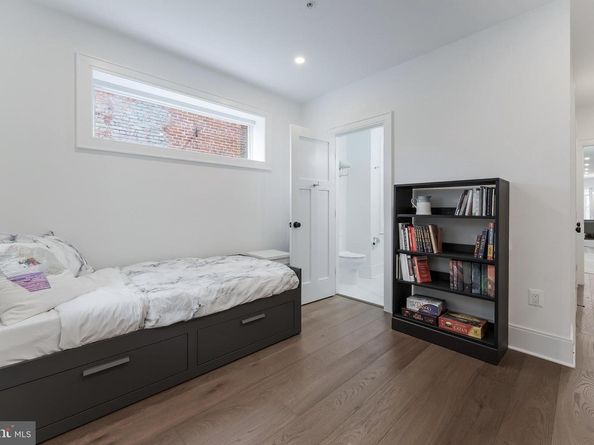 3317 16TH Street NW 2, Washington DC 20010