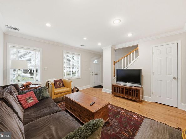 2261 12TH Street NW, Washington DC 20009