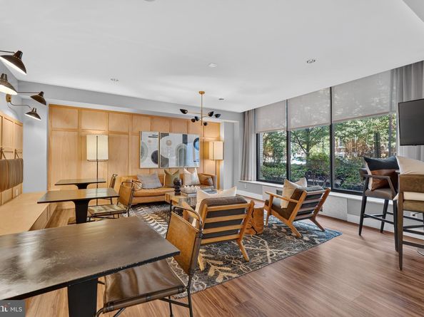 2030 NW F Street NW 211, Washington DC 20006