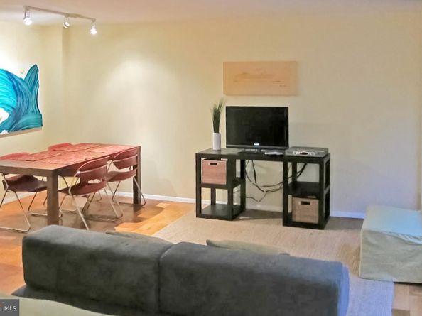 2030 NW F Street NW 211, Washington DC 20006