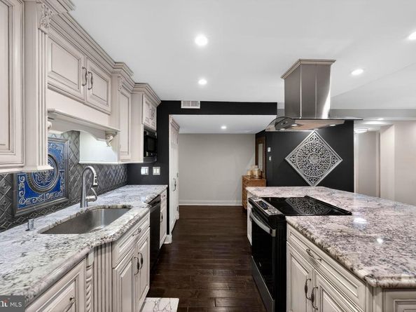 1420 Locust Street 31I, Philadelphia PA 19102