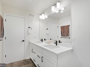 3112 Pierview Lane, Philadelphia PA 19125