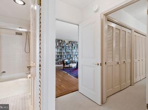 800 25TH Street NW 1002, Washington DC 20037