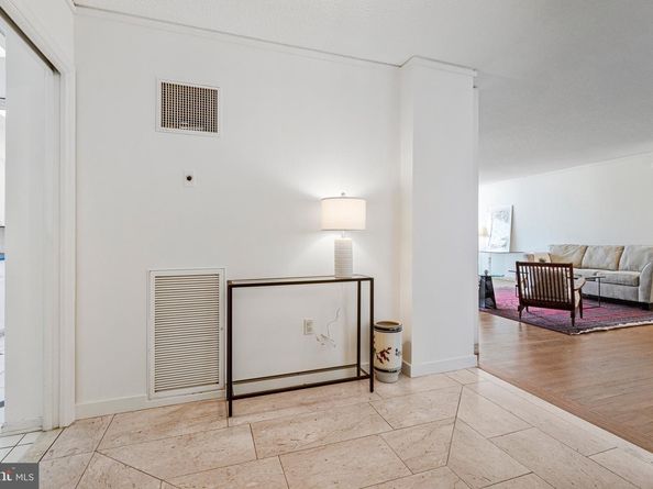 800 25TH Street NW 1002, Washington DC 20037
