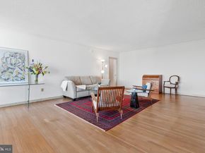 800 25TH Street NW 1002, Washington DC 20037
