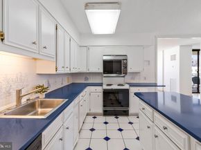 800 25TH Street NW 1002, Washington DC 20037