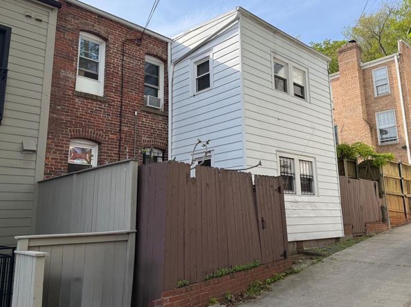 1923 35TH Place NW, Washington DC 20007