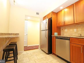 19 Rock Hill Road 3D, Bala Cynwyd PA 19004