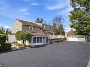 898 Crestline Drive, Blue Bell PA 19422