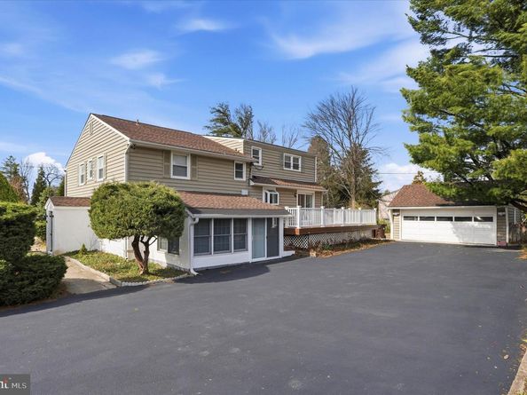898 Crestline Drive, Blue Bell PA 19422