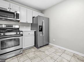 21843 Baldwin Square 301, Sterling VA 20164