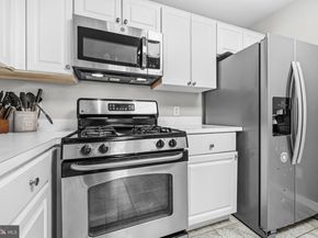 21843 Baldwin Square 301, Sterling VA 20164