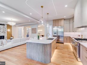 903 Lauren Lane SE, Vienna VA 22180
