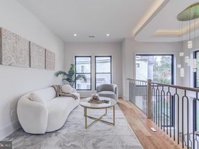 903 Lauren Lane SE, Vienna VA 22180