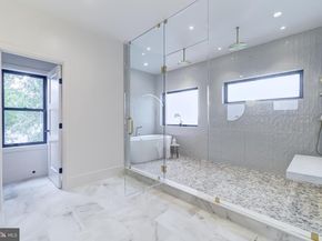 903 Lauren Lane SE, Vienna VA 22180