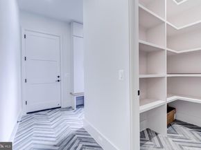 903 Lauren Lane SE, Vienna VA 22180