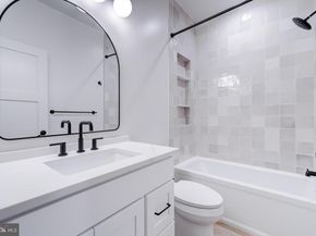 903 Lauren Lane SE, Vienna VA 22180