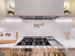 903 Lauren Lane SE, Vienna VA 22180