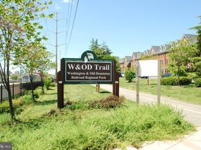 2880 S Abingdon Street C2, Arlington VA 22206