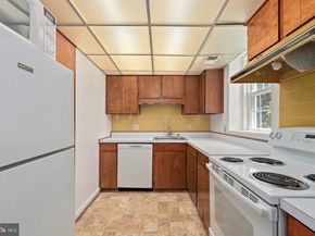 2880 S Abingdon Street C2, Arlington VA 22206