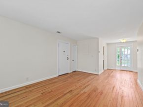 2880 S Abingdon Street C2, Arlington VA 22206